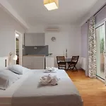 Waterfront Roko Подгора