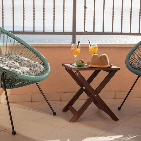 Waterfront Roko Апартаменты