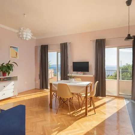 Waterfront Roko Подгора