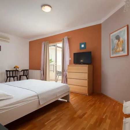 Waterfront Roko * Подгора