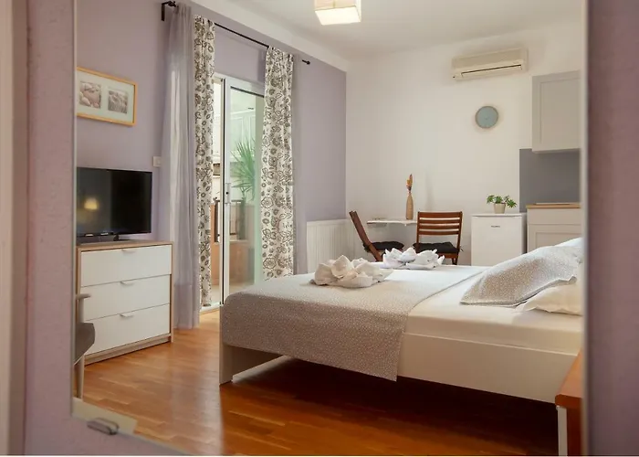 Waterfront Roko * Podgora (Split-Dalmatia)